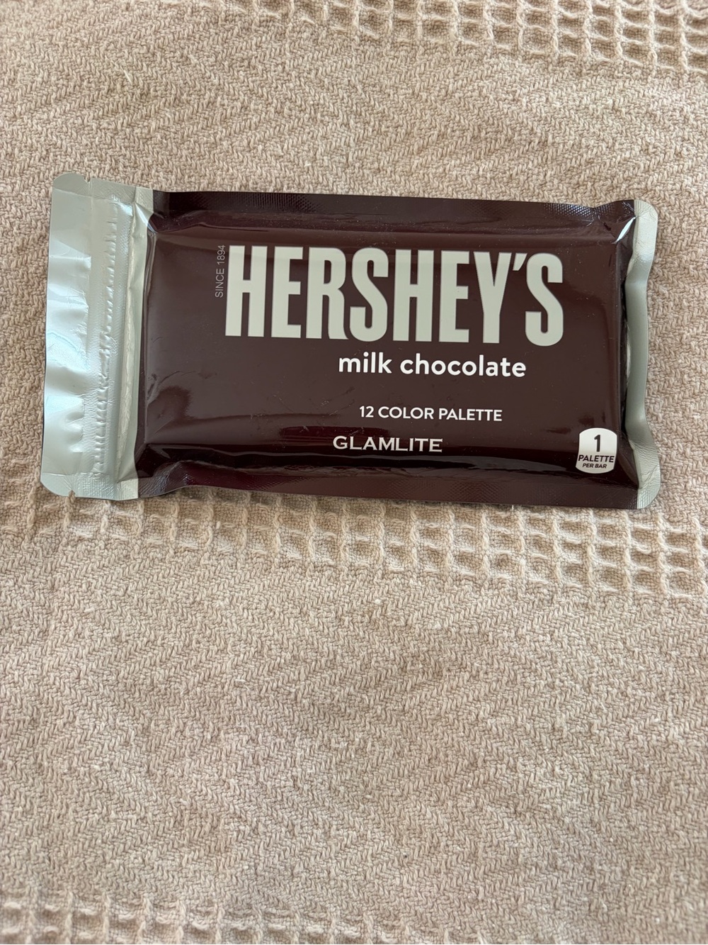 Glamlite Eyeshadow Palette 12 neutral colors HERSHEY’S Milk chocolate themed NWT